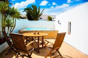 Guimes pool house